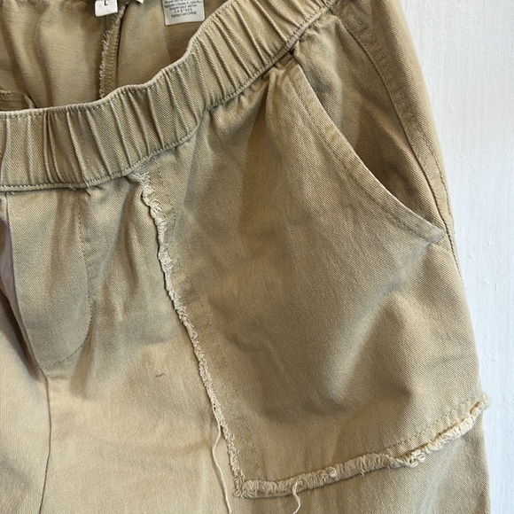 Pants - Picture 4 of 10